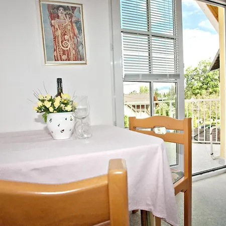 Seevilla Wochinz Aparthotel Faak am See