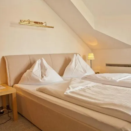 Seevilla Wochinz Aparthotel Faak am See