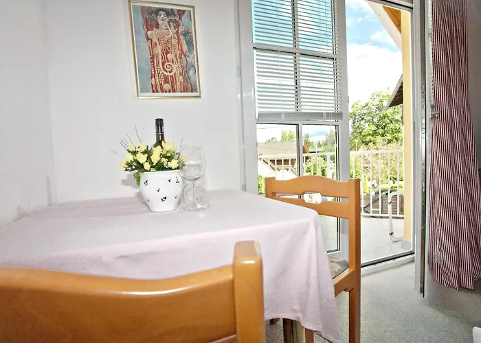 Seevilla Wochinz Hotel apartamentowy Faak am See